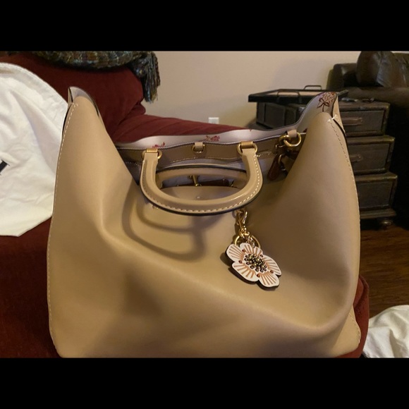 Coach chalk gold Tearose bag charm/keychain - Picture 6 of 9